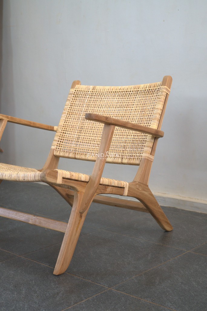 teak wood and rattan lounge chair